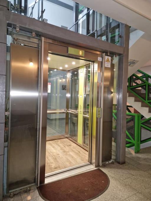Modern. Appartamento Bucarest